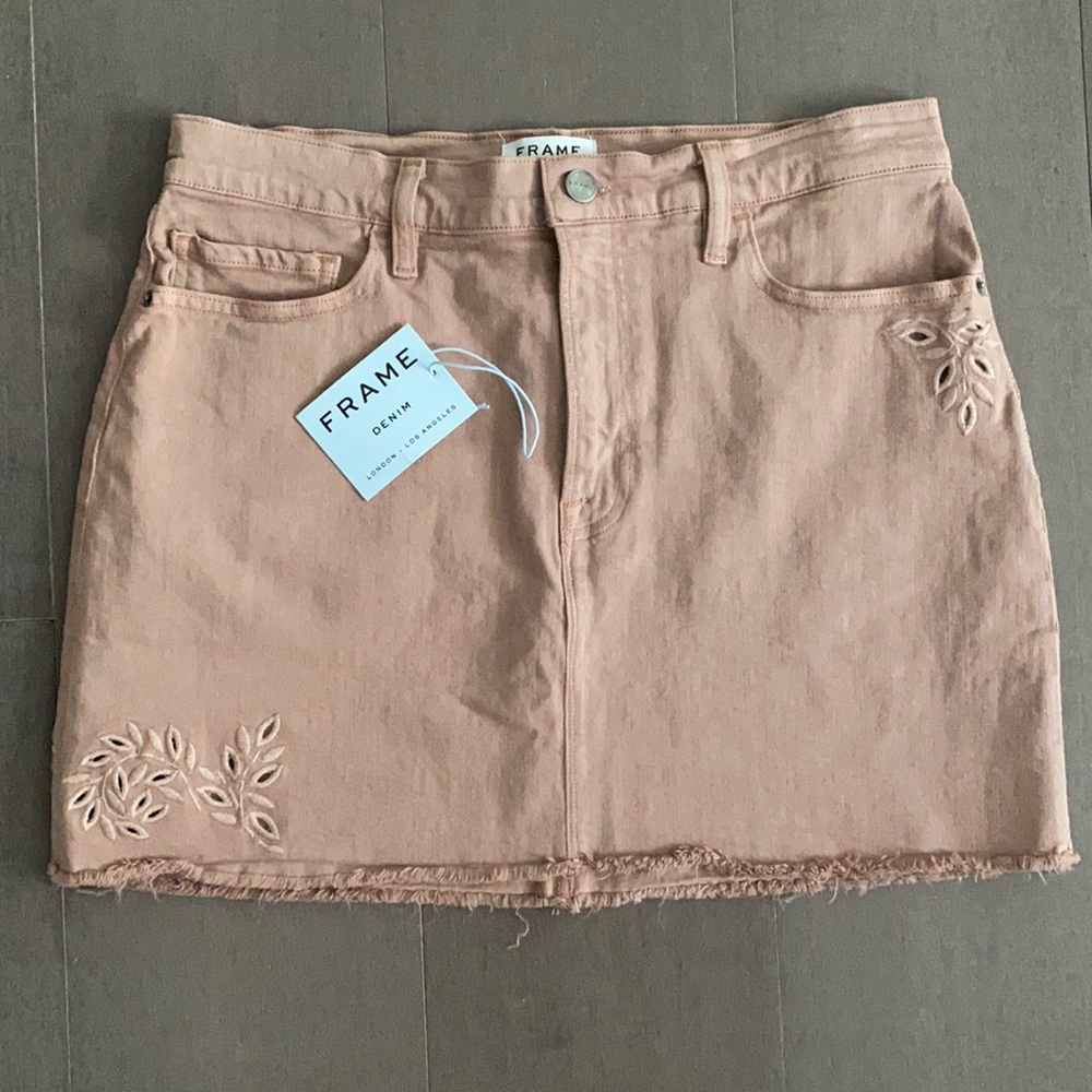 NWT FRAME Salmon Pink Demin Skirt 💕✨